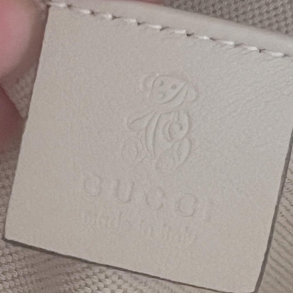 ✨SOLD✨Gucci 💐White Canvas Floral Tote Bag
Multiple colors Cream - Picture 9 of 13